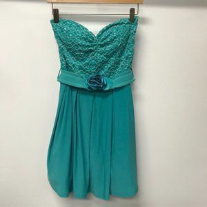 NWOT Capricho Off the Shoulder Belted Floral Dress